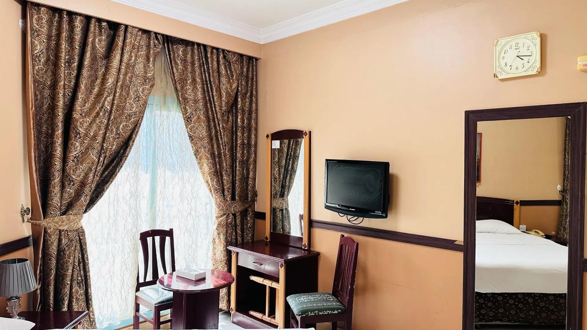 San Marino Hotel ドバイ